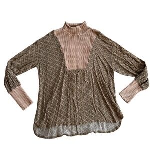 Gimmicks BKE Womens Knit Top Boho Size Medium Mock Neck geometric